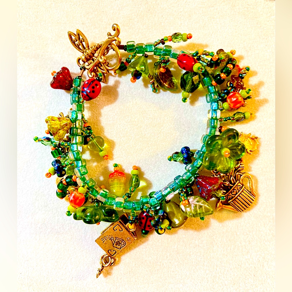 Art Glass Floral Charm Bracelet Garden Theme Dragonfly Butterfly Ladybug New 95$